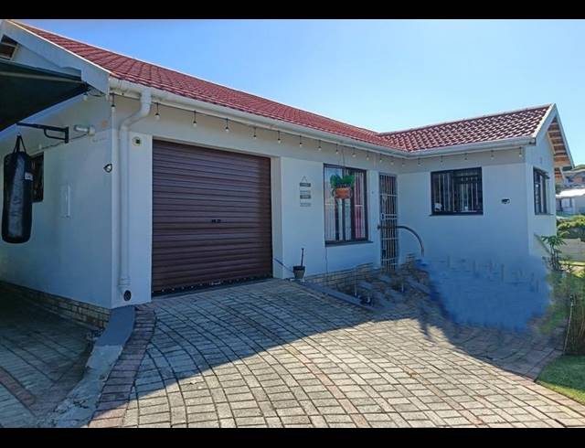 3 BEDROOM HOUSE FOR SALE IN DANA BAY